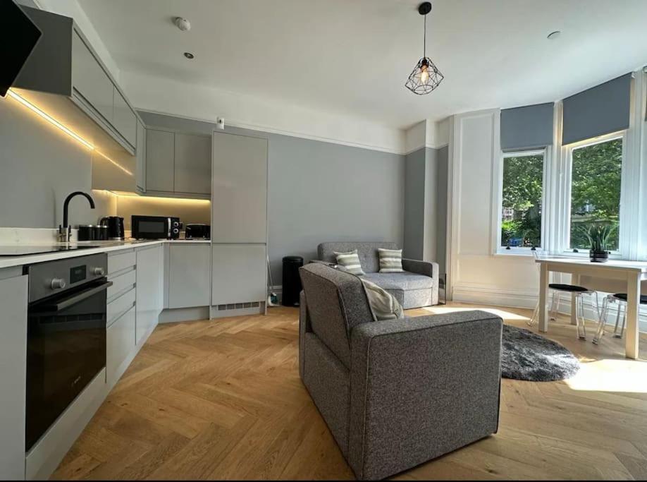 Superior Stay, Sophia Gardens, City Centre And Stadium Sleeps 4 คาร์ดิฟฟ์ ภายนอก รูปภาพ