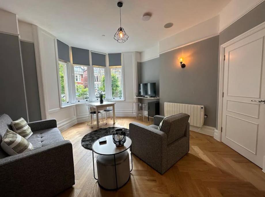Superior Stay, Sophia Gardens, City Centre And Stadium Sleeps 4 คาร์ดิฟฟ์ ภายนอก รูปภาพ